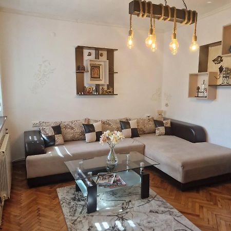 Z-Apartment In Tryavna Bagian luar foto