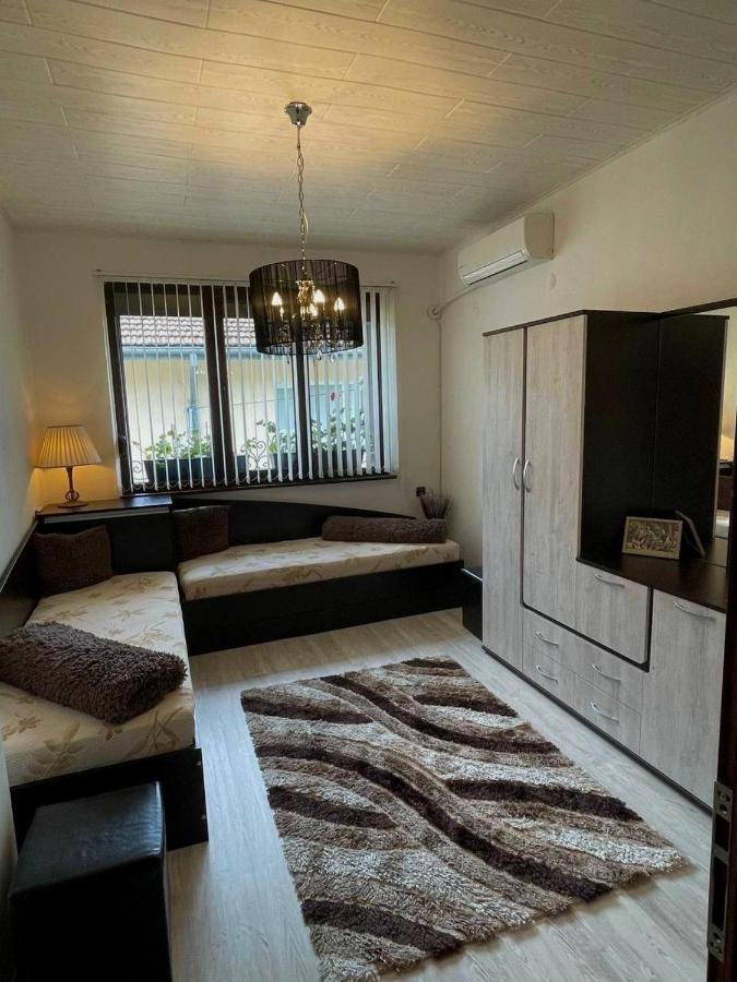 Z-Apartment In Tryavna Bagian luar foto